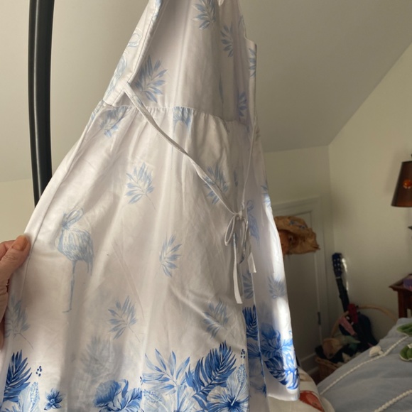 Hawaiin dress - Picture 2 of 2